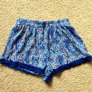 Blue patterned flowy shorts
